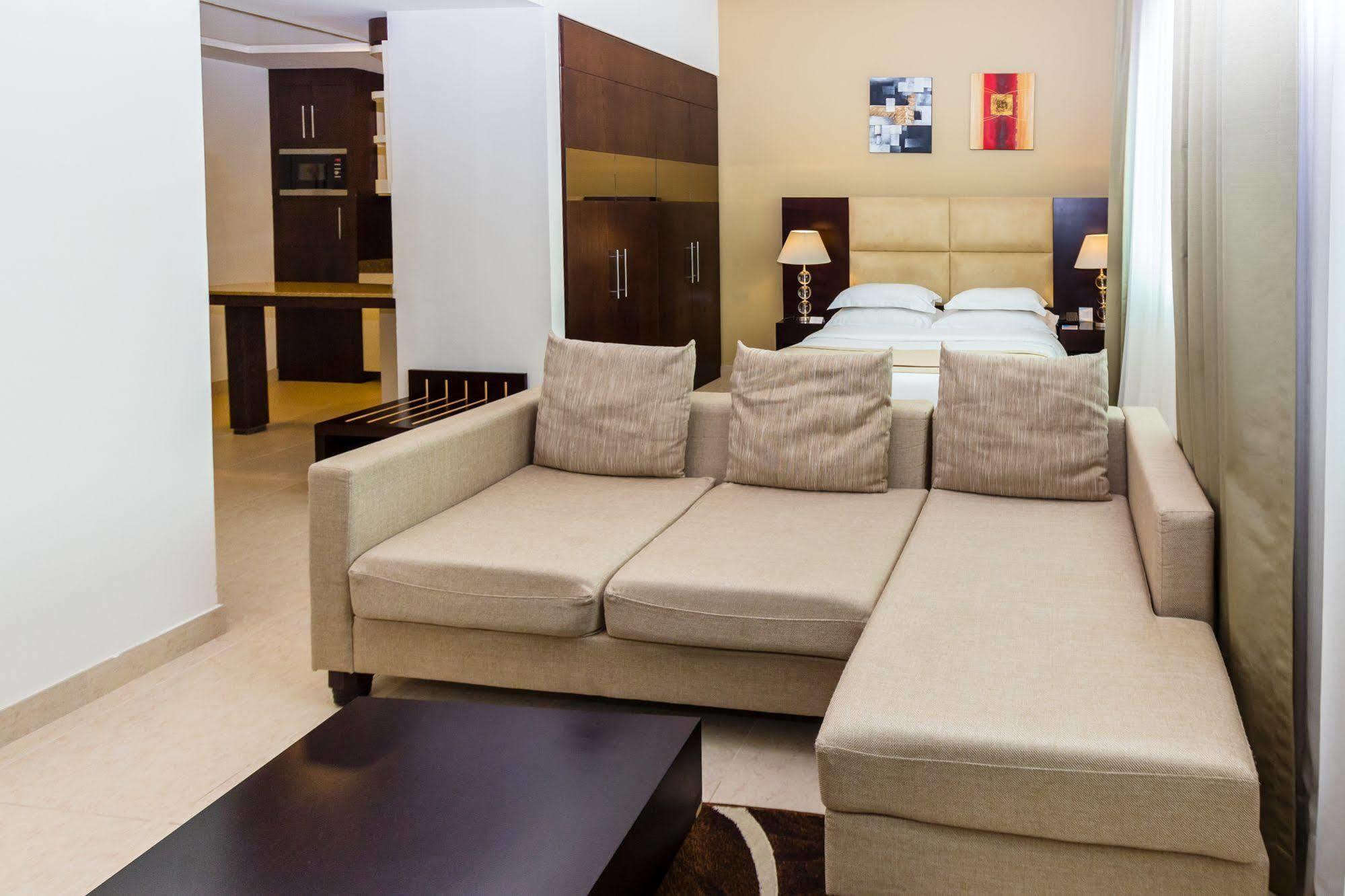 Tower Hotel Apartments Абу-Даби Экстерьер фото